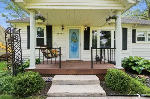 Exterior - 15592 Cedar, Monroe, MI 48161 photo 4 of 11