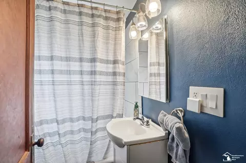 Bath - 15592 Cedar, Monroe, MI 48161 photo 1 of 4