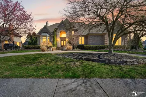 4592 Forestview, West Bloomfield, MI 48322