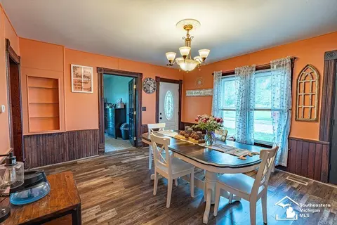 Dining - 1584 E Newburg, Carleton, MI 48117 photo 3 of 3