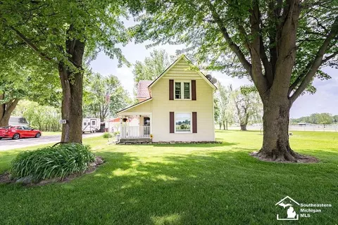 Exterior - 1584 E Newburg, Carleton, MI 48117 photo 3 of 9
