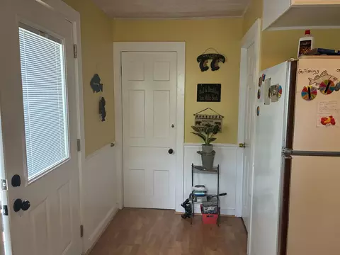 Entry Way - 5882 Lakeside, Gladwin, MI 48624 photo 2 of 3