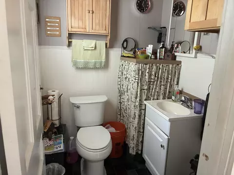 Bath - 5882 Lakeside, Gladwin, MI 48624 photo 2 of 4