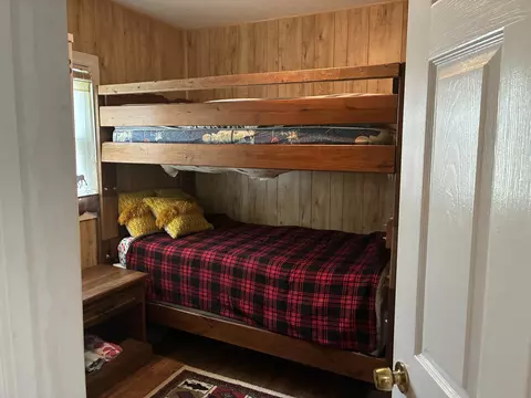 Bedroom - 5882 Lakeside, Gladwin, MI 48624 photo 2 of 2