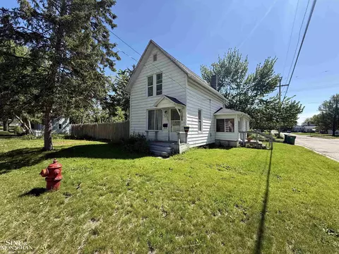 715 S 9th, Saint Clair, MI 48079