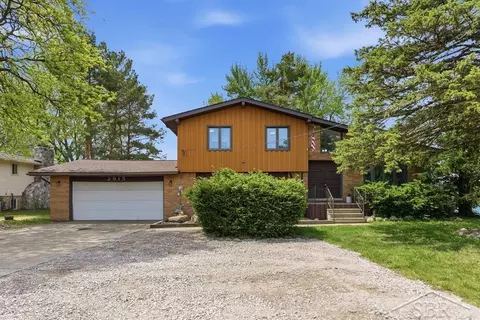 2915 W Walton, Waterford, MI 48329