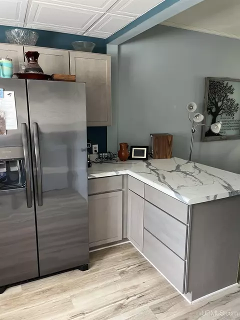 Kitchen - 702 Wabash, Ishpeming, MI 49849 photo 5 of 6
