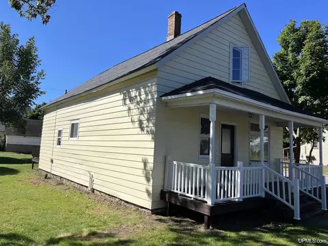 Exterior - 702 Wabash, Ishpeming, MI 49849 photo 3 of 9