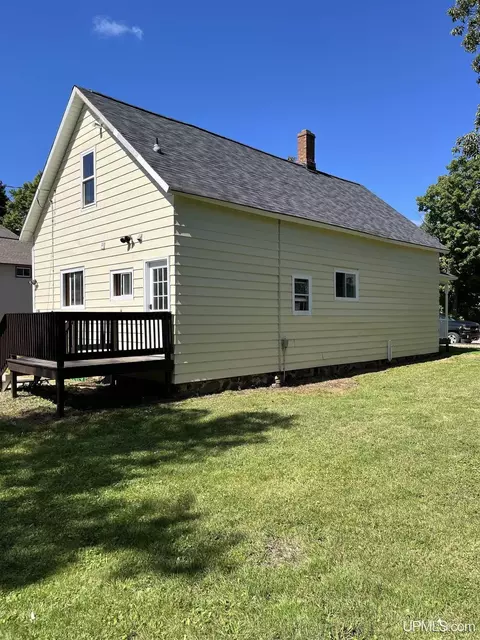 Exterior - 702 Wabash, Ishpeming, MI 49849 photo 5 of 9