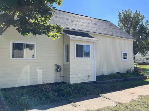 Exterior - 702 Wabash, Ishpeming, MI 49849 photo 4 of 9