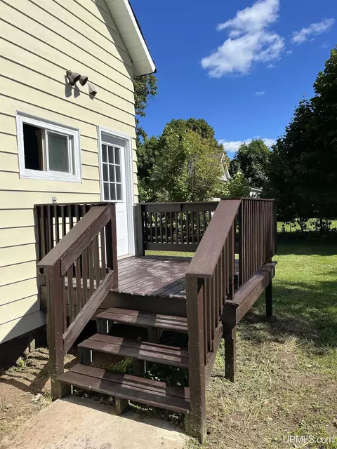 Exterior - 702 Wabash, Ishpeming, MI 49849 photo 6 of 9