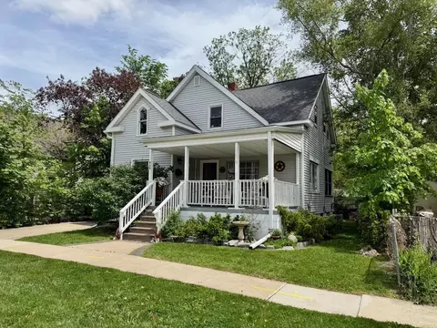 202 Mackinaw, Durand, MI 48429