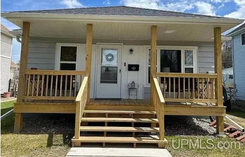 127 Briar Hl, Crystal Falls, MI 49920