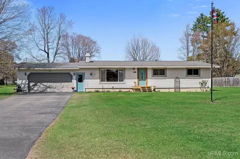 302 N N Riv, Gwinn, MI 49841