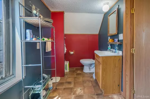 Bath - 115 Chestnut, Munising, MI 49862 photo 2 of 3