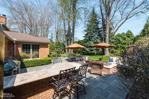 Exterior - 578 Heather, Grosse Pointe Woods, MI 48236 photo 5 of 11