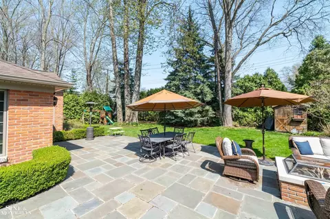 Exterior - 578 Heather, Grosse Pointe Woods, MI 48236 photo 2 of 11