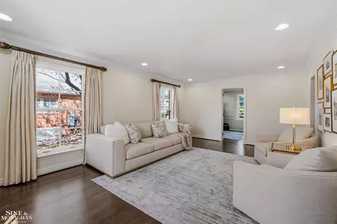 Living - 578 Heather, Grosse Pointe Woods, MI 48236 photo 7 of 10
