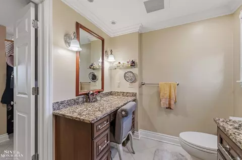 Bath - 578 Heather, Grosse Pointe Woods, MI 48236 photo 5 of 6