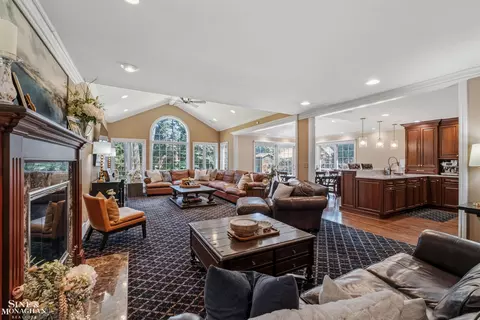 Living - 578 Heather, Grosse Pointe Woods, MI 48236 photo 3 of 10