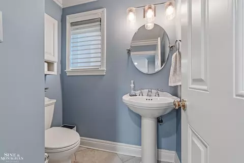 Bath - 578 Heather, Grosse Pointe Woods, MI 48236 photo 2 of 6
