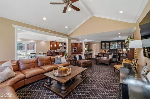 Living - 578 Heather, Grosse Pointe Woods, MI 48236 photo 6 of 10