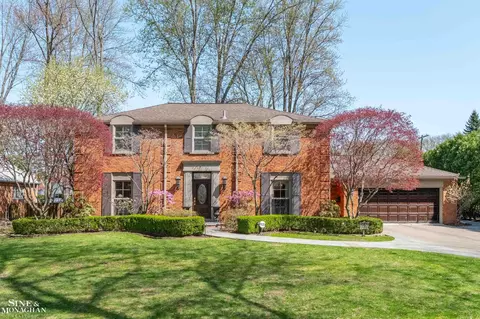 578 Heather, Grosse Pointe Woods, MI 48236