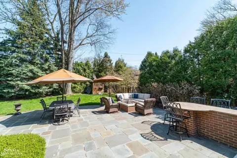 Exterior - 578 Heather, Grosse Pointe Woods, MI 48236 photo 4 of 11