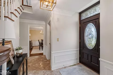 Entry Way - 578 Heather, Grosse Pointe Woods, MI 48236 photo 2 of 4