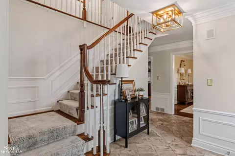 Entry Way - 578 Heather, Grosse Pointe Woods, MI 48236 photo 1 of 4