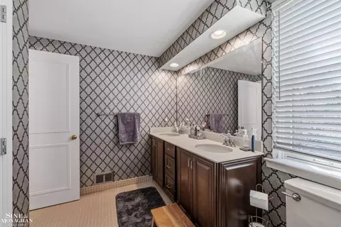 Bath - 578 Heather, Grosse Pointe Woods, MI 48236 photo 3 of 6
