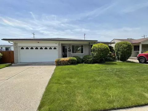 16666 Dort, Roseville, MI 48066