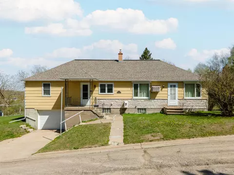37 N Washington, Iron River, MI 49935