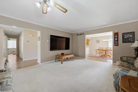 Living - 45311 Nottingham, Macomb, MI 48044 photo 1 of 1