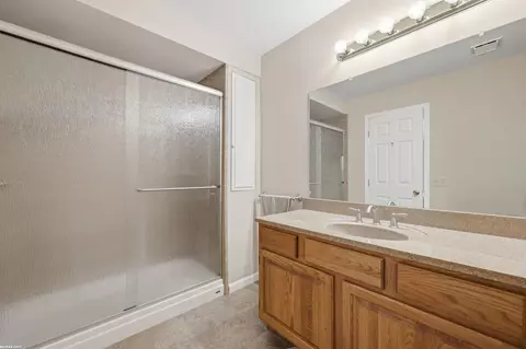 Bath - 45311 Nottingham, Macomb, MI 48044 photo 3 of 3