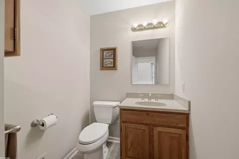 Bath - 45311 Nottingham, Macomb, MI 48044 photo 1 of 3