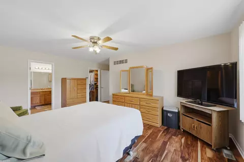 Bedroom - 45311 Nottingham, Macomb, MI 48044 photo 3 of 5