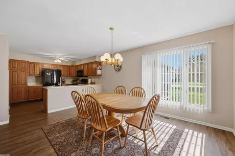 Dining - 45311 Nottingham, Macomb, MI 48044 photo 2 of 2
