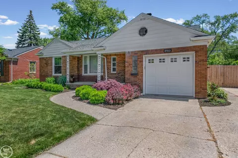 27512 Little Mack, Saint Clair Shores, MI 48082