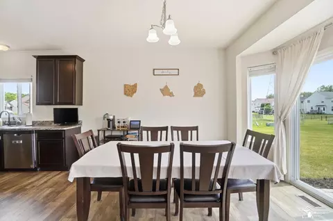 Dining - 35793 Concord, Romulus, MI 48174 photo 1 of 2