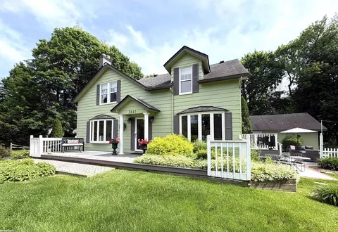 3841 Covert, Waterford, MI 48328