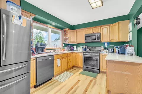 Kitchen - 4394 Deckerville, Deckerville, MI 48427 photo 2 of 5