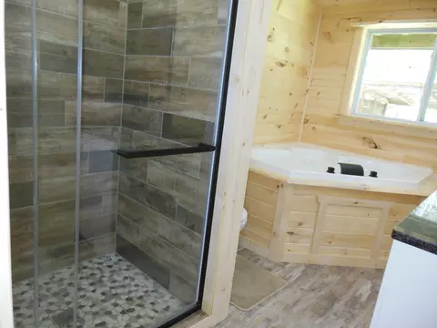 Bath - 5871 Edith Schneider, Harrison, MI 48625 photo 4 of 8