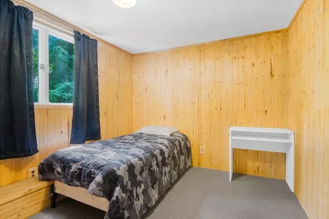 Bedroom - 5871 Edith Schneider, Harrison, MI 48625 photo 4 of 9