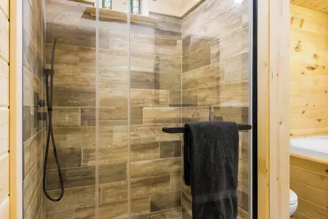Bath - 5871 Edith Schneider, Harrison, MI 48625 photo 1 of 8
