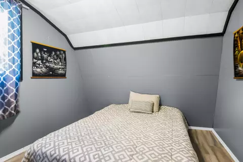 Bedroom - 5871 Edith Schneider, Harrison, MI 48625 photo 6 of 9