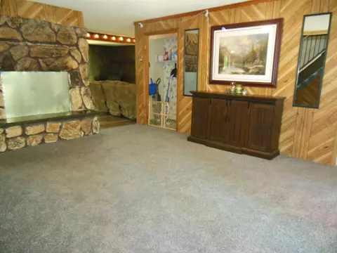 Living - 5871 Edith Schneider, Harrison, MI 48625 photo 2 of 5