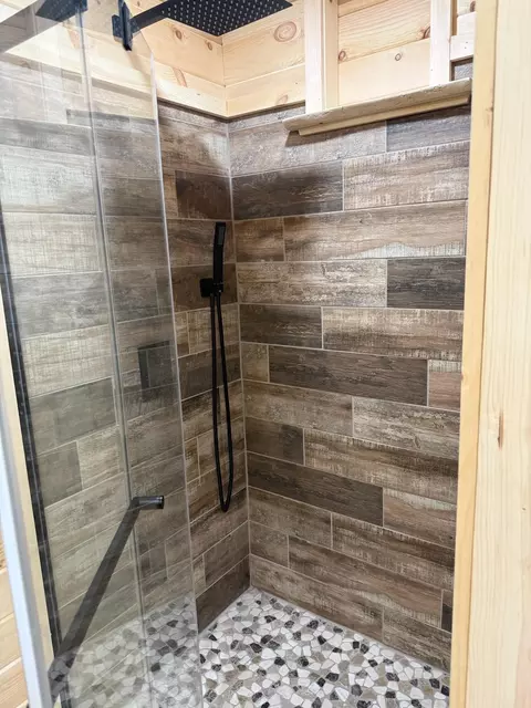 Bath - 5871 Edith Schneider, Harrison, MI 48625 photo 5 of 8