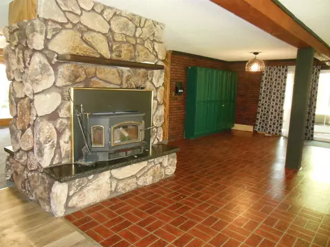 Living - 5871 Edith Schneider, Harrison, MI 48625 photo 3 of 5
