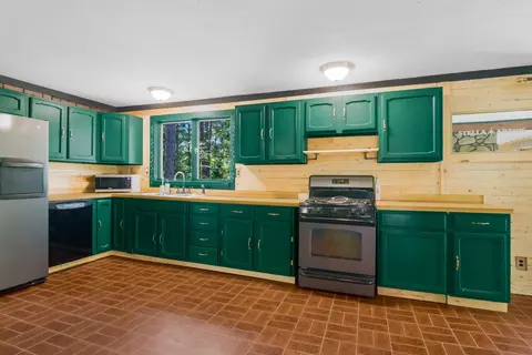 Kitchen - 5871 Edith Schneider, Harrison, MI 48625 photo 1 of 2